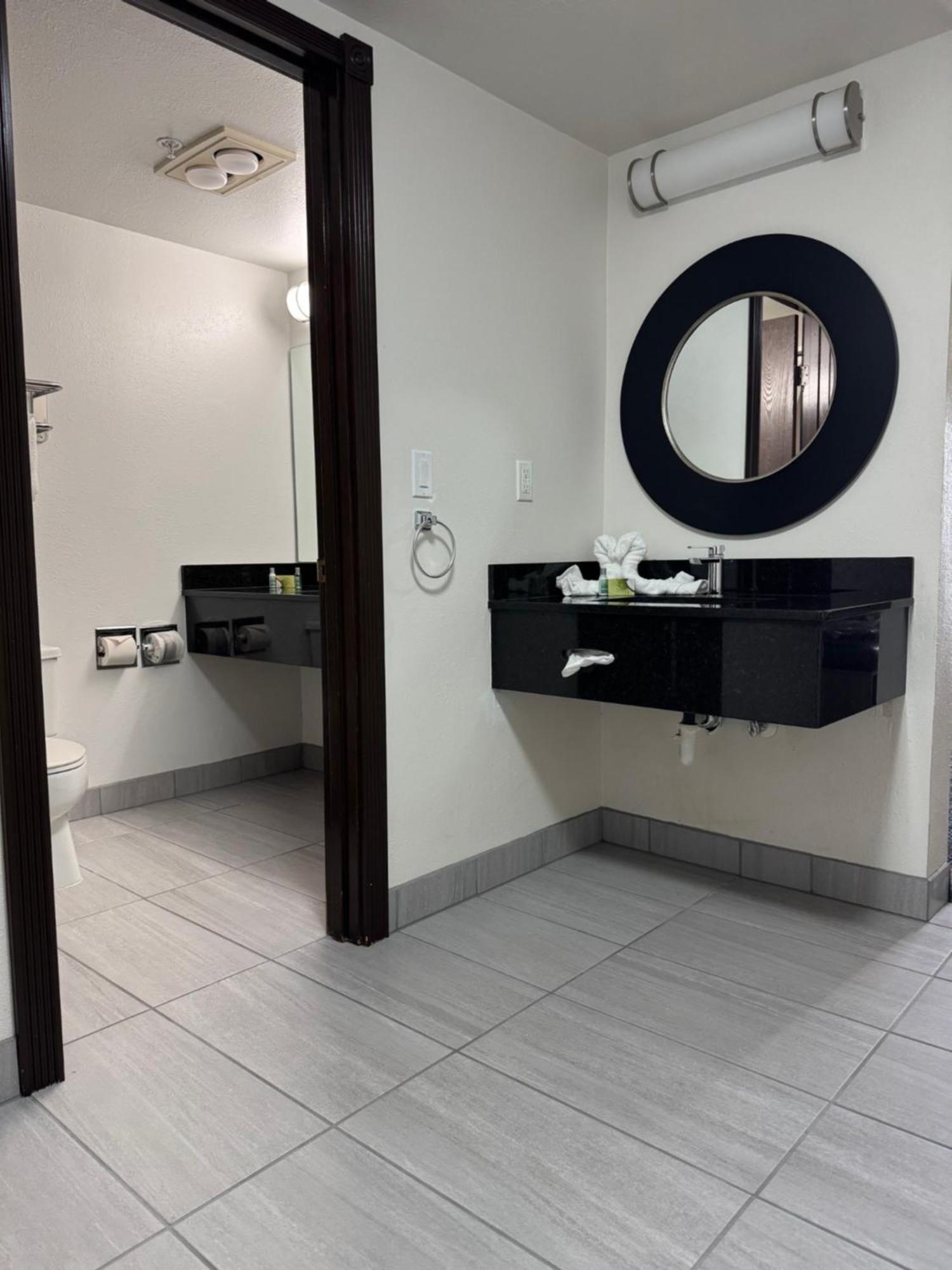 Oyster Bay Inn & Suites Bremerton Dış mekan fotoğraf